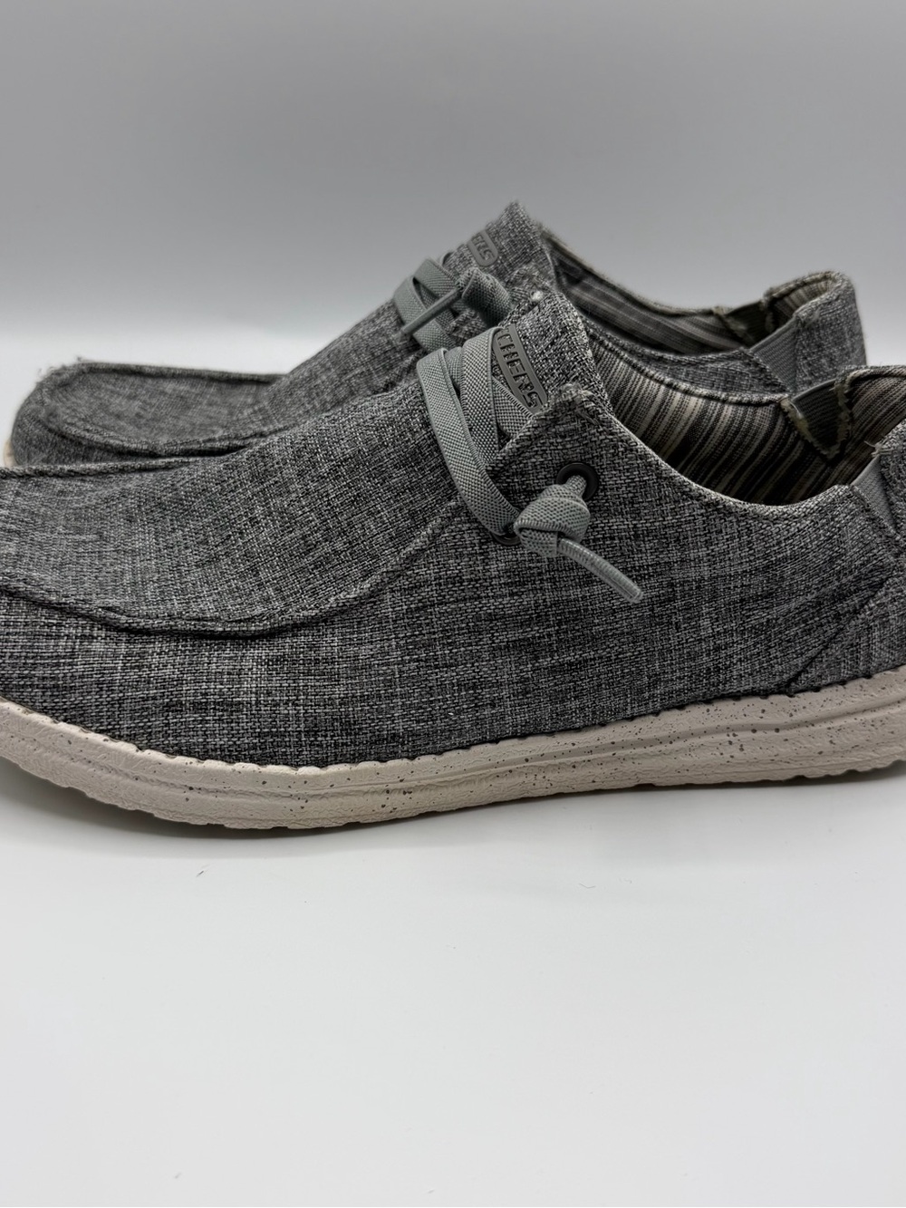 Skechers Melson Chad Men’s 10 Relaxed Fit Gray Canvas Slip On Memory Foam Shoes